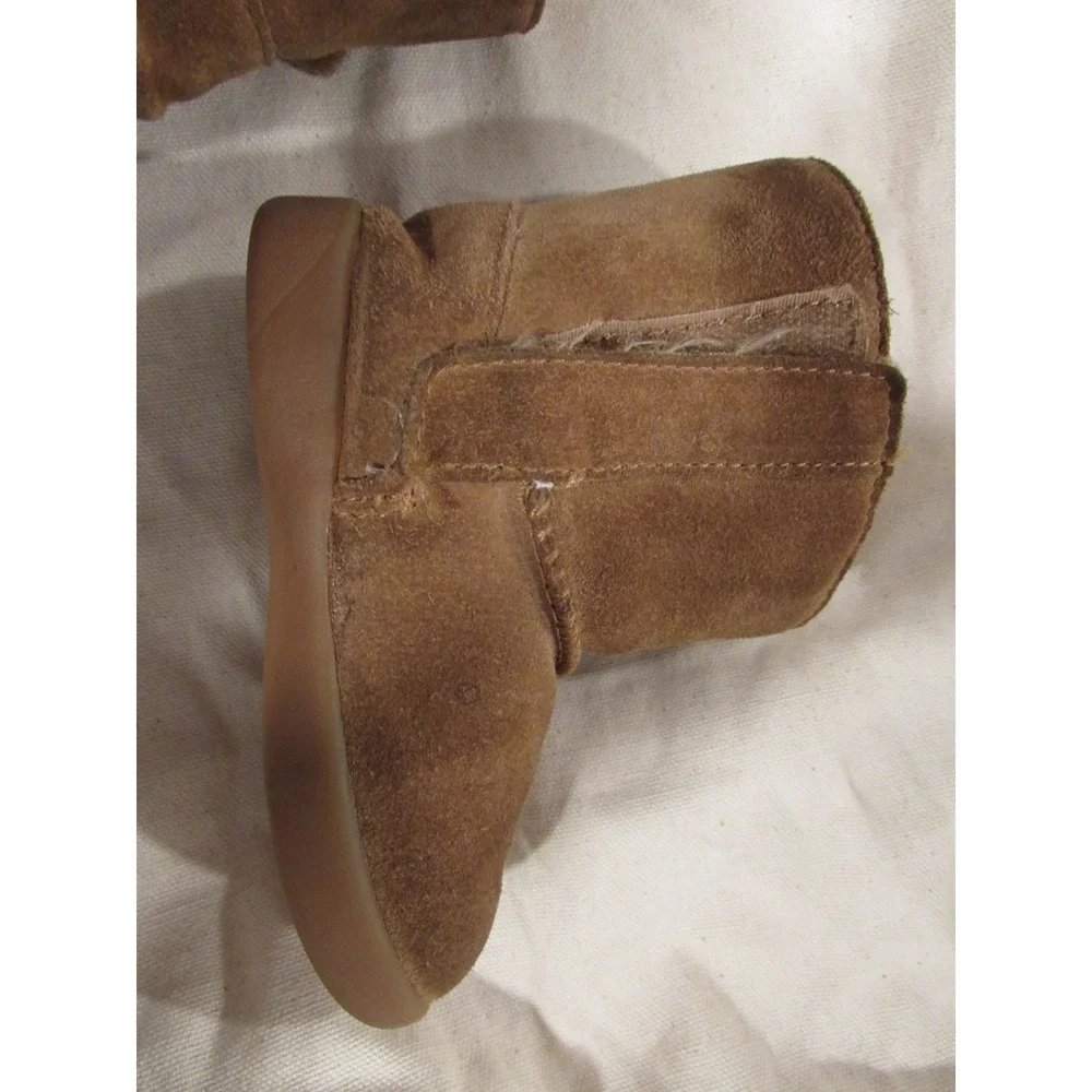 UGG Keelan Chestnut Suede Sheepskin Ankle Boots Kids Size 6 TODDLER 1096089T